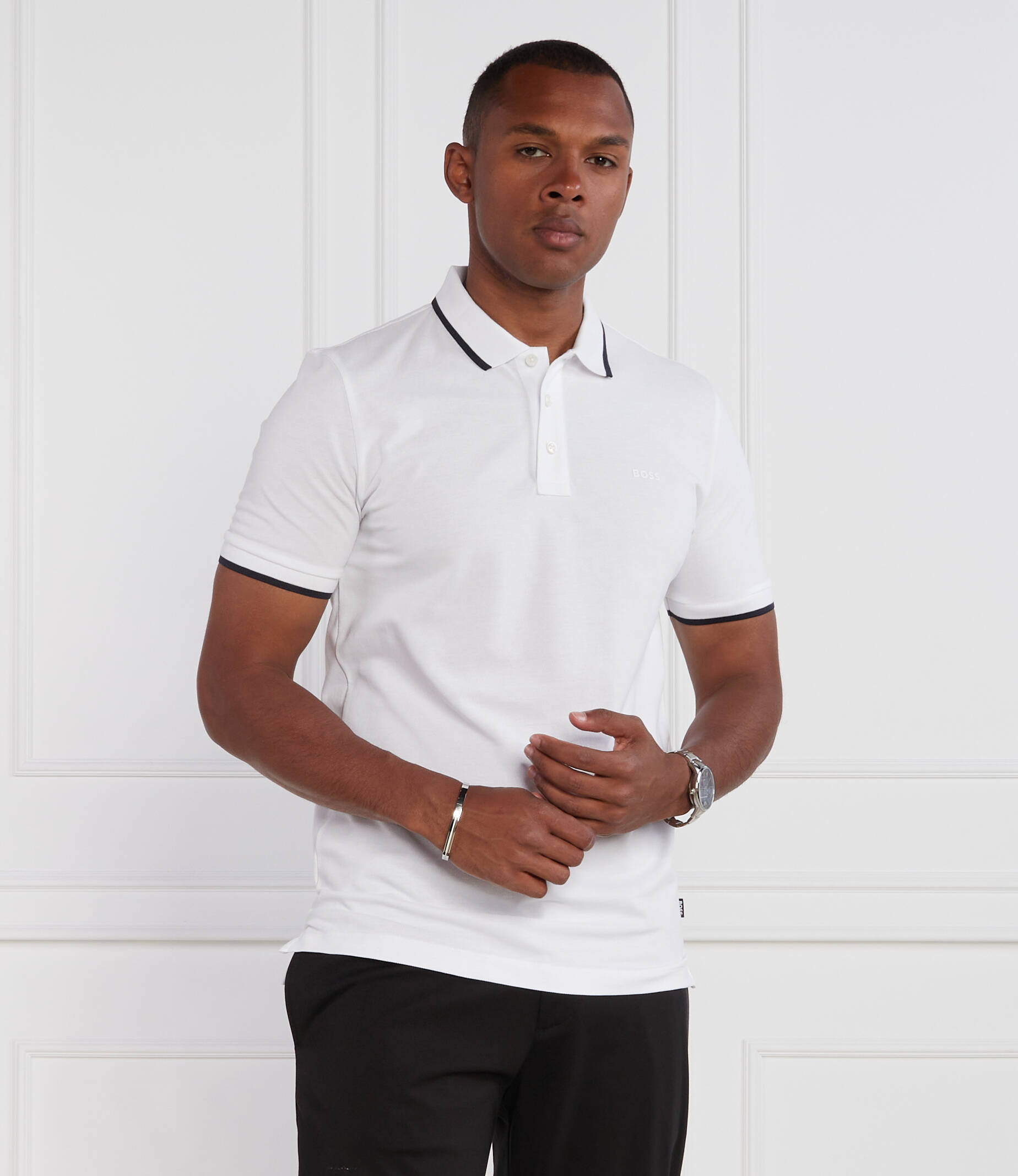 Black jeans white polo online